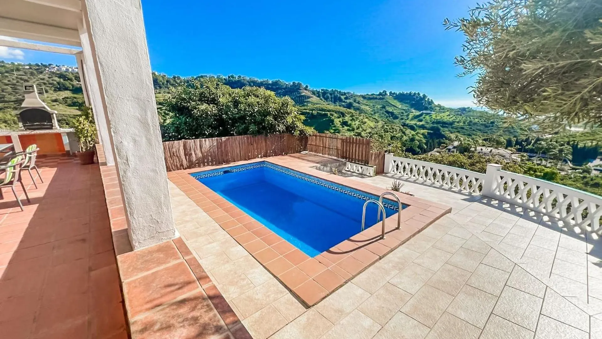Stunning Private Villa With Sea Views, Pool, And Sun-Drenched Terrace Frigiliana